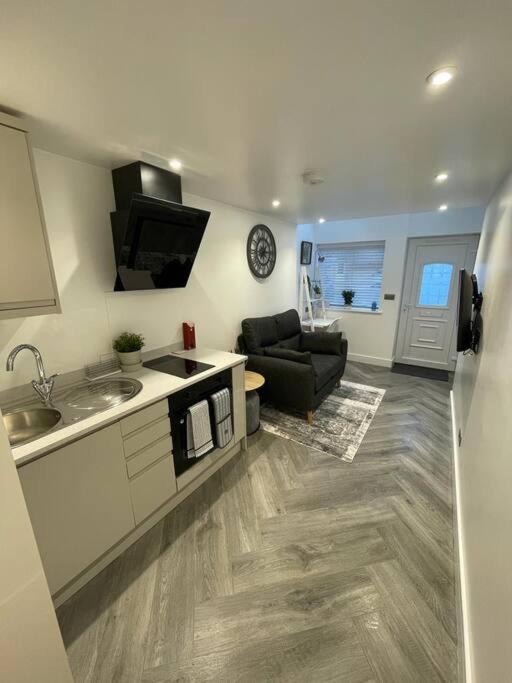 Stylish & Cosy 1 Bed Apartment Swindon Ngoại thất bức ảnh