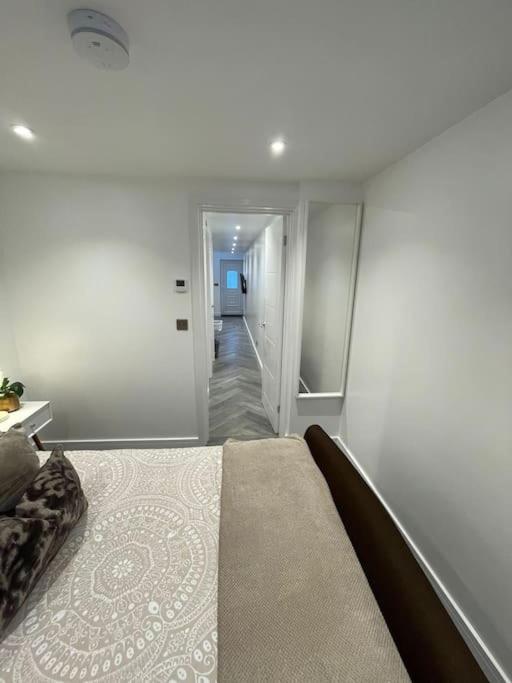 Stylish & Cosy 1 Bed Apartment Swindon Ngoại thất bức ảnh
